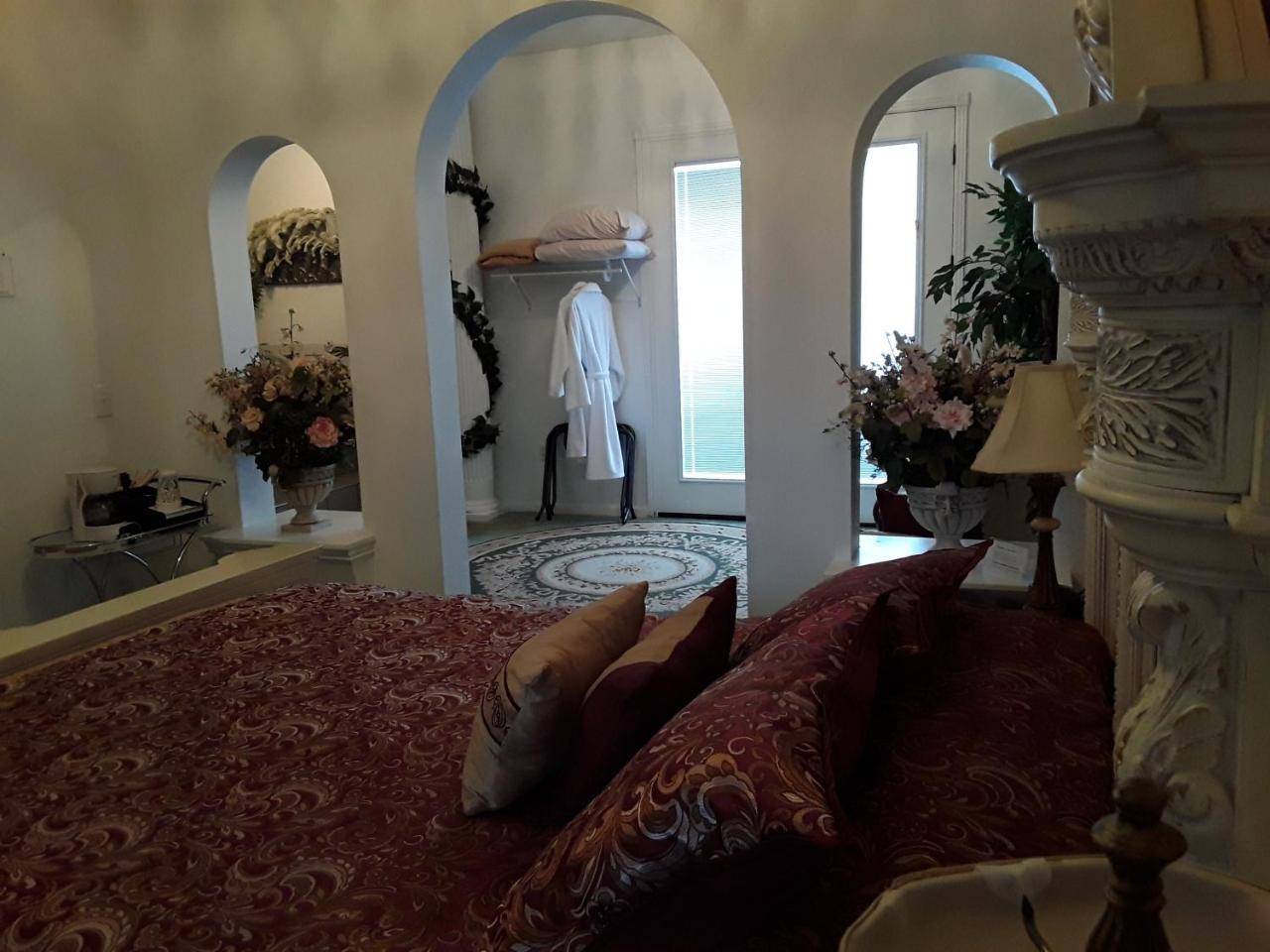 Bed and Breakfast Lions Gate Manor Лава-Хот-Спрингс Экстерьер фото